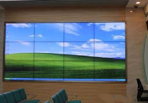 巴马液晶拼接屏的另类用法。